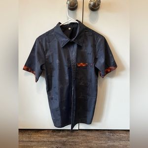 Boutique boys Halloween shirt. Euc